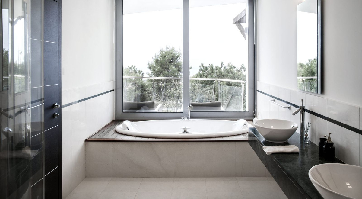 5 Bedroom Villa for Sale in Sierra Blanca — view 15