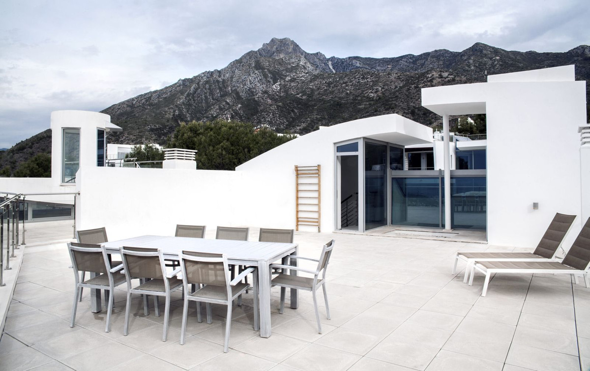 5 Bedroom Villa for Sale in Sierra Blanca — view 20