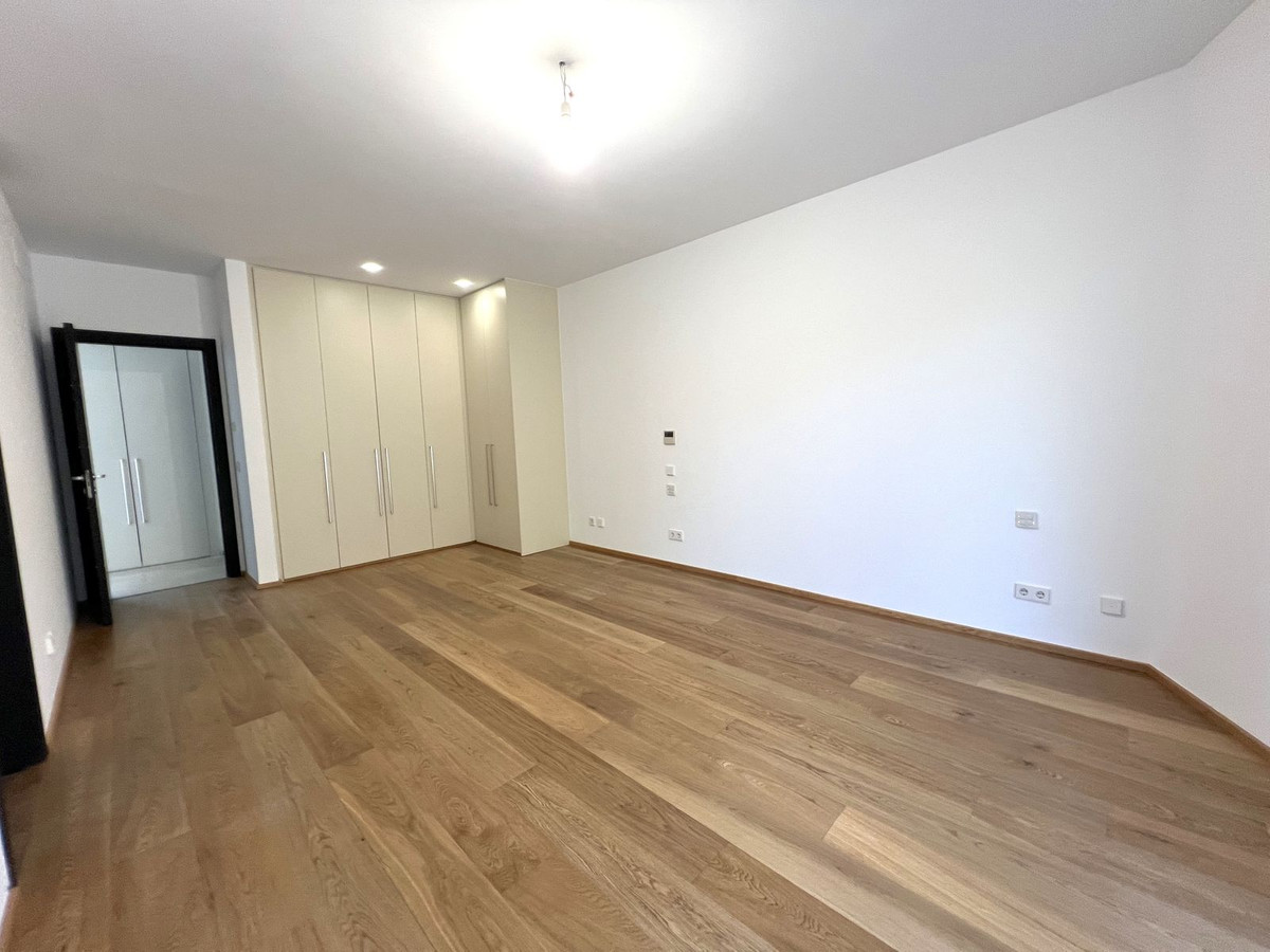 5 Bedroom Villa for Sale in Sierra Blanca — 8