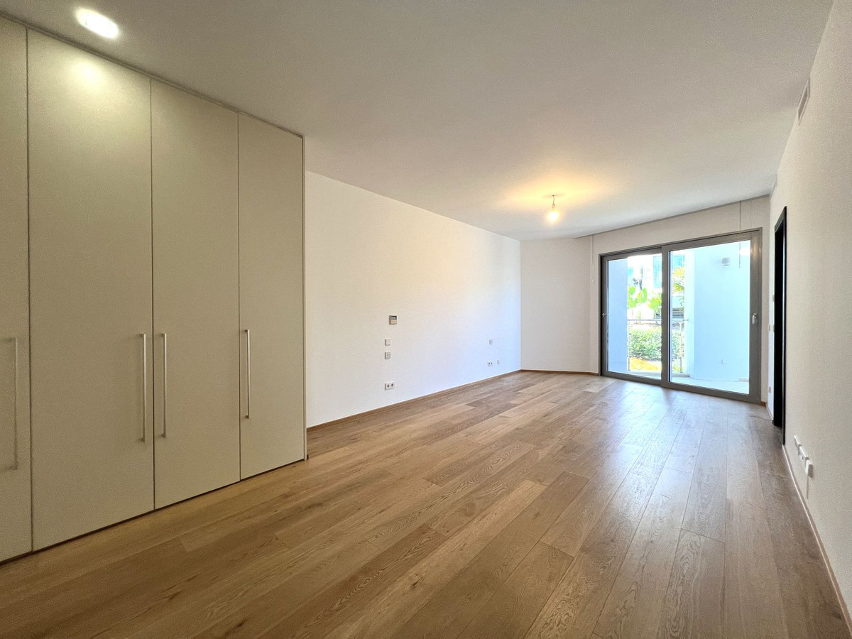 5 Bedroom Villa for Sale in Sierra Blanca — view 10