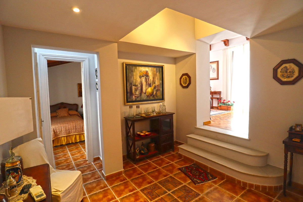 2 Bedroom Apartment for Sale in Marbella — view 15