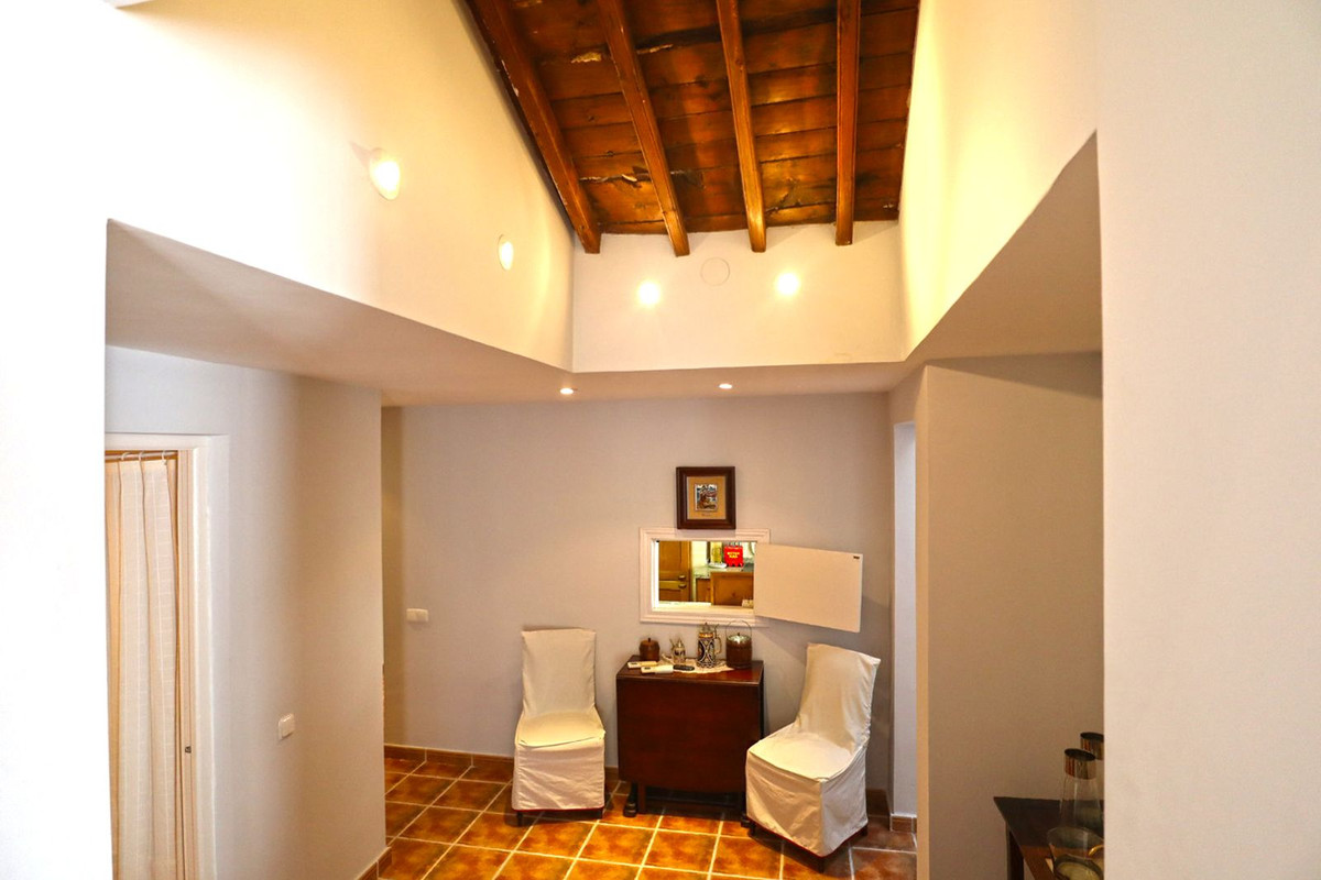 2 Bedroom Apartment for Sale in Marbella — view 17