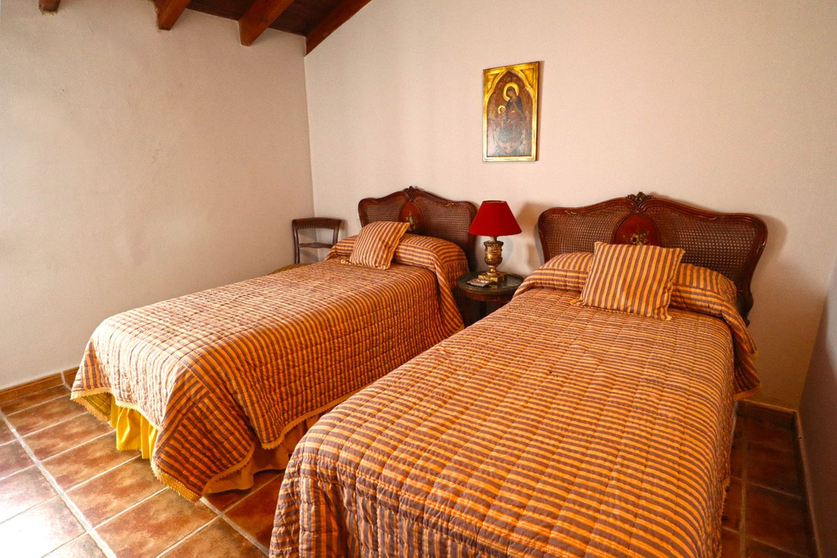2 Bedroom Apartment for Sale in Marbella — view 19