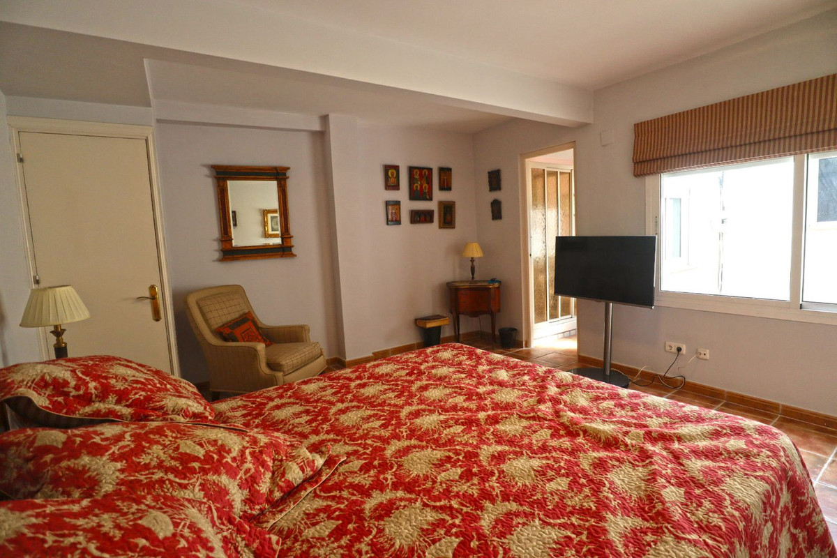 2 Bedroom Apartment for Sale in Marbella — view 10