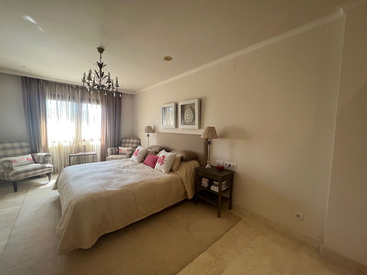 4 Bedroom Apartment for Sale in The Golden Mile — view 11
