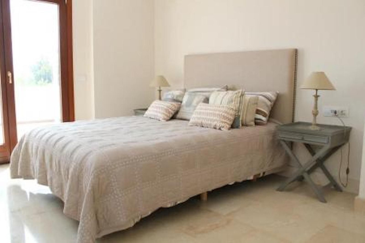 4 Bedroom Apartment for Sale in The Golden Mile — view 12