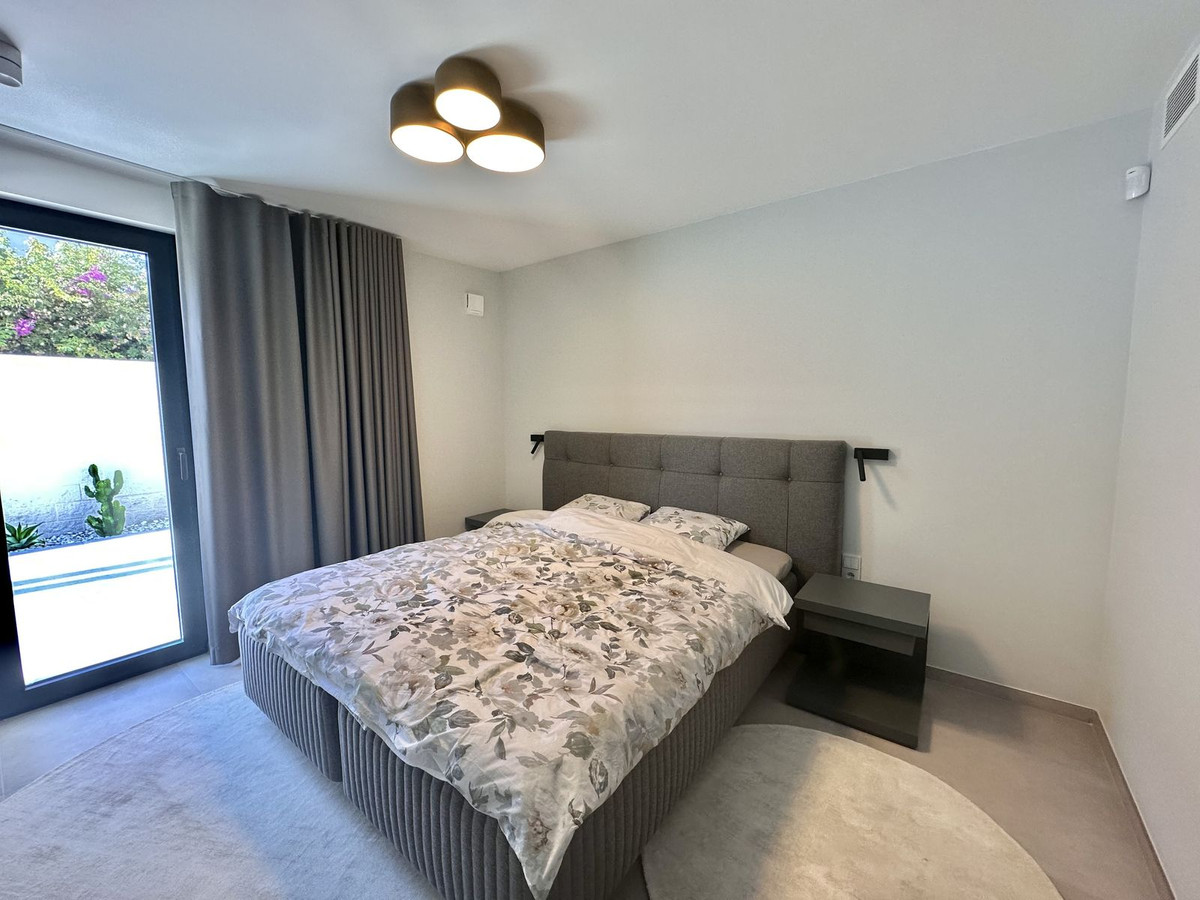 4 Bedroom Villa for Sale in Puerto Banús — view 11