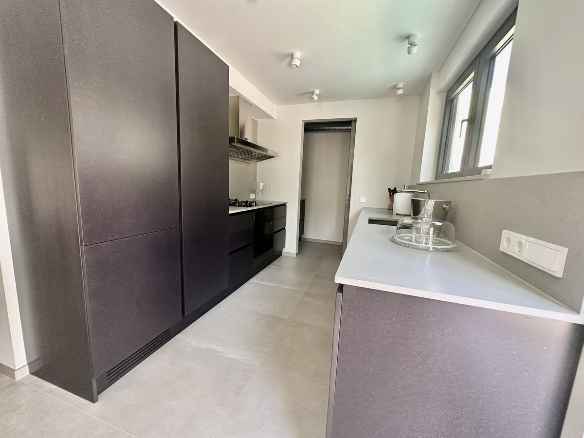 4 Bedroom Villa for Sale in Puerto Banús — view 15