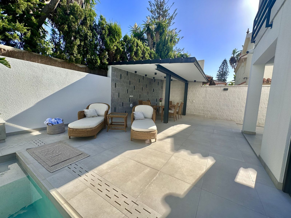 4 Bedroom Villa for Sale in Puerto Banús — view 17