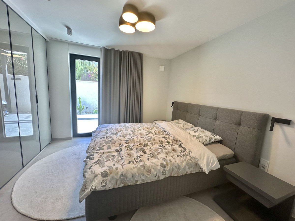 4 Bedroom Villa for Sale in Puerto Banús — 4
