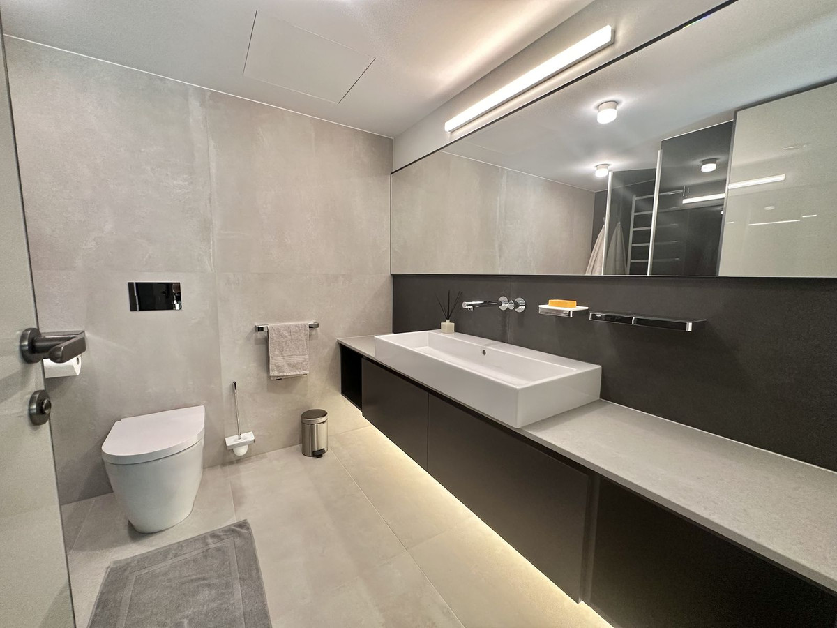 4 Bedroom Villa for Sale in Puerto Banús — 5