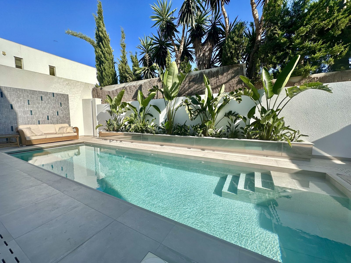 4 Bedroom Villa for Sale in Puerto Banús — 6