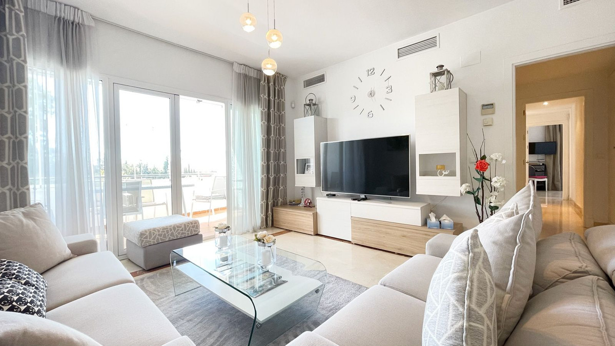 4 Bedroom Apartment for Sale in Nueva Andalucía — 3