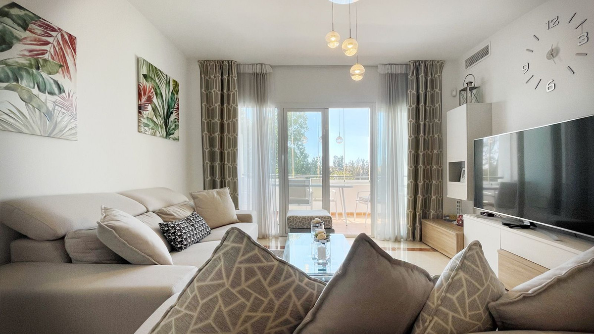 4 Bedroom Apartment for Sale in Nueva Andalucía — 4
