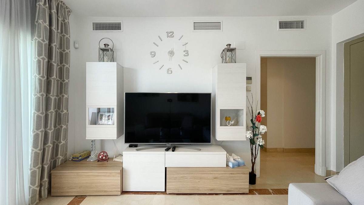 4 Bedroom Apartment for Sale in Nueva Andalucía — 6