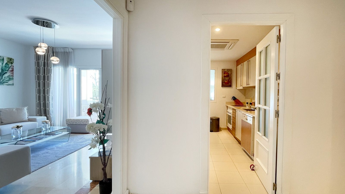 4 Bedroom Apartment for Sale in Nueva Andalucía — 9