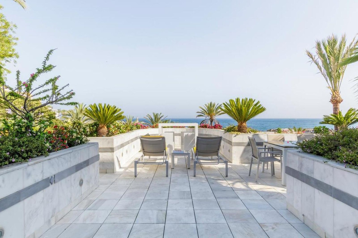 3 Bedroom Apartment for Sale in Puerto Banús — 4