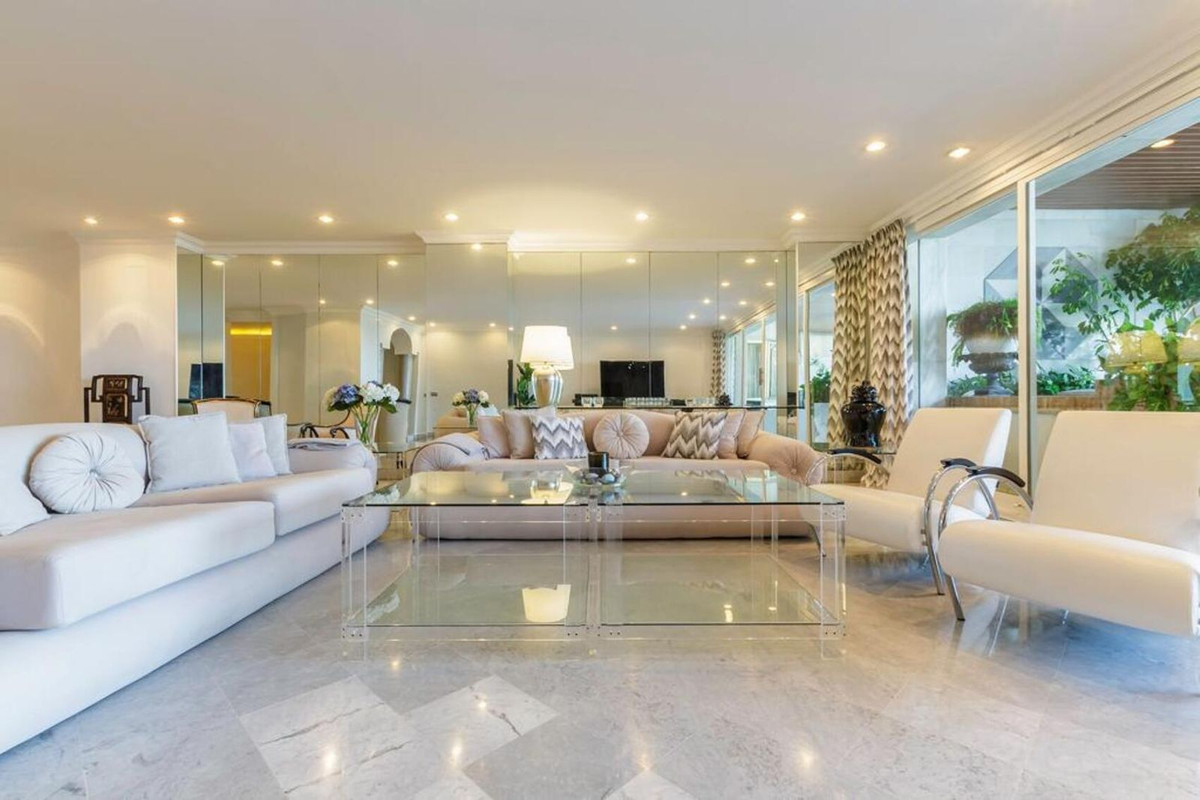 3 Bedroom Apartment for Sale in Puerto Banús — 5