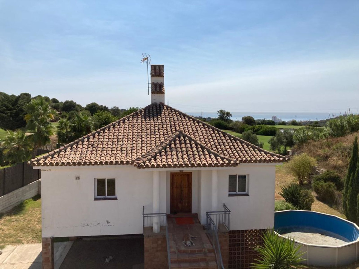 3 Bedroom Villa for Sale in Estepona — 2