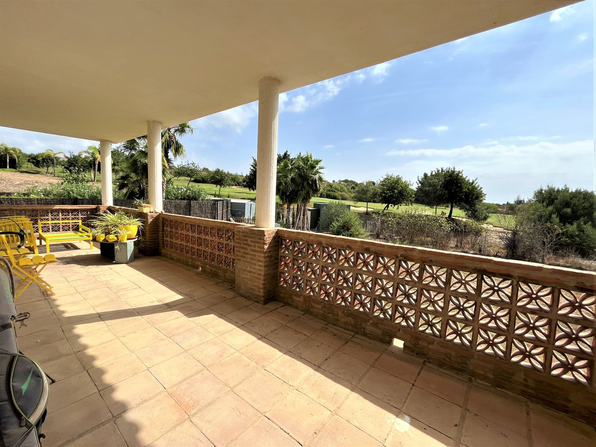 3 Bedroom Villa for Sale in Estepona — 3