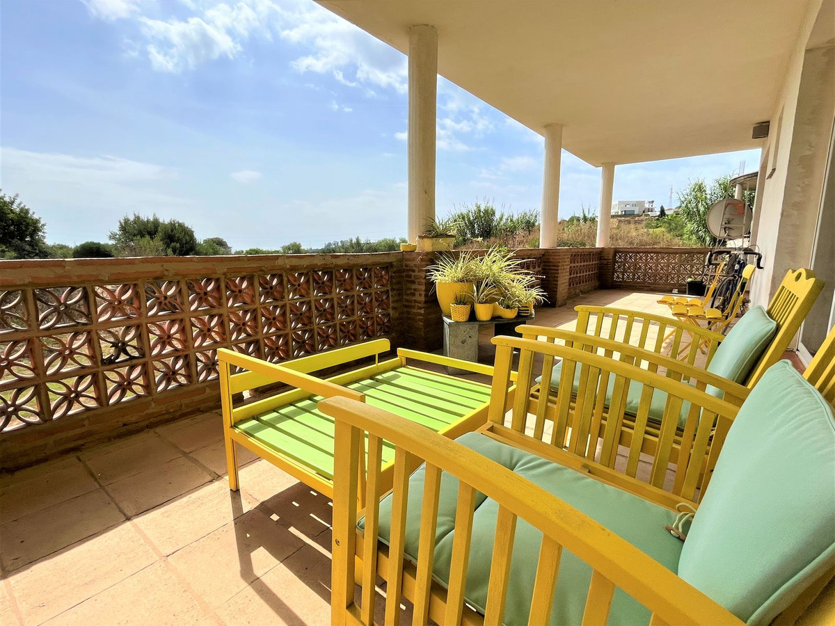 3 Bedroom Villa for Sale in Estepona — 5