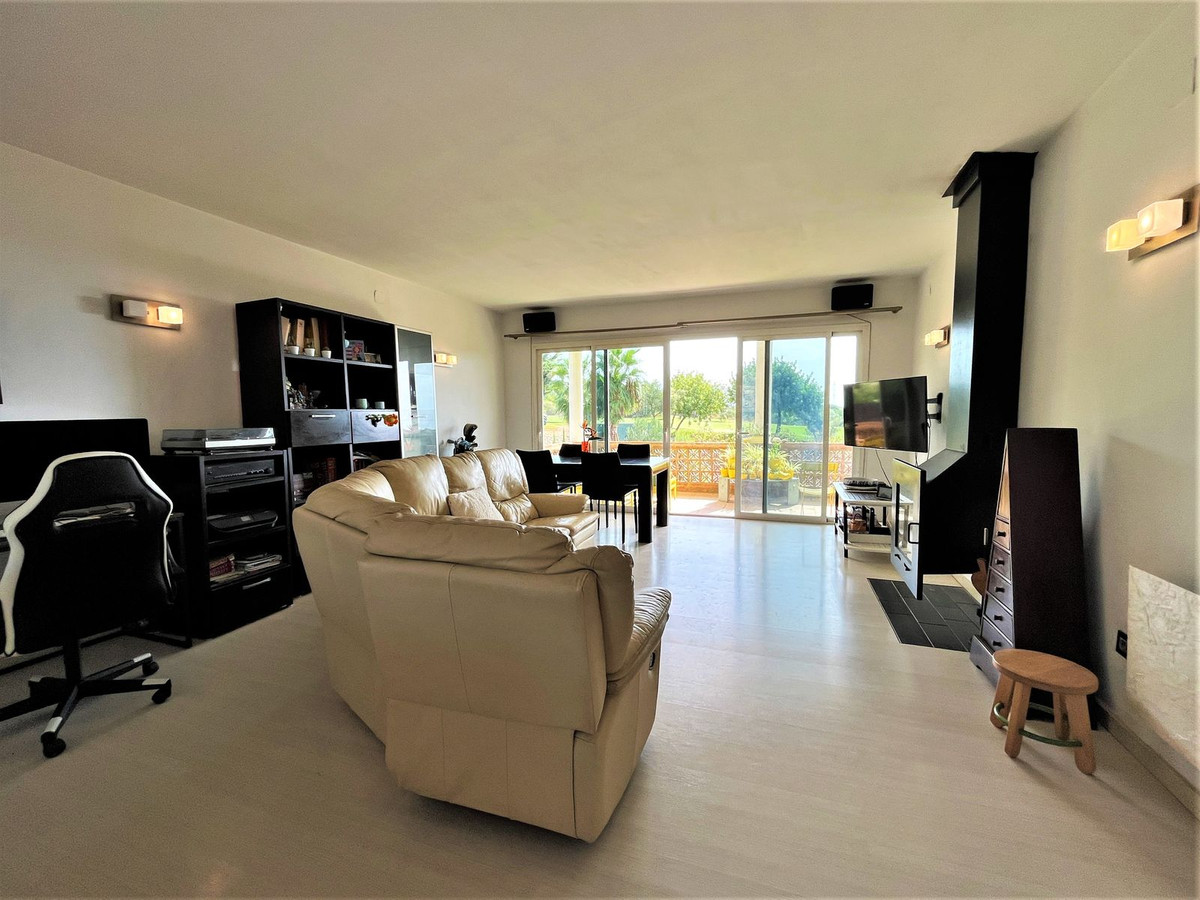 3 Bedroom Villa for Sale in Estepona — 8