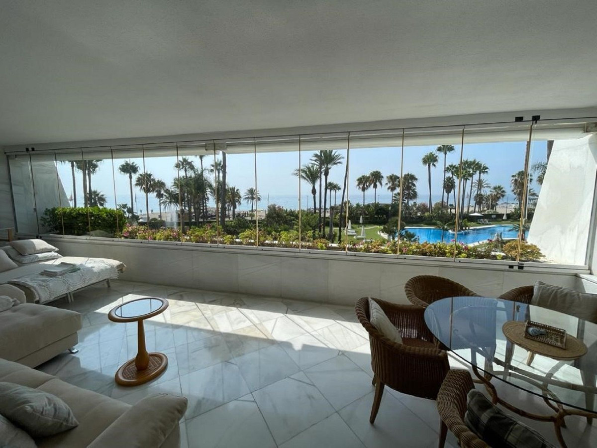 3 Bedroom Apartment for Sale in Puerto Banús — 6