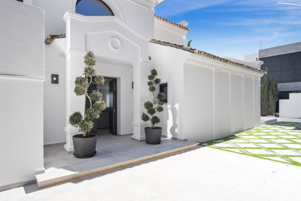 5 Bedroom Villa for Sale in Los Flamingos — view 20