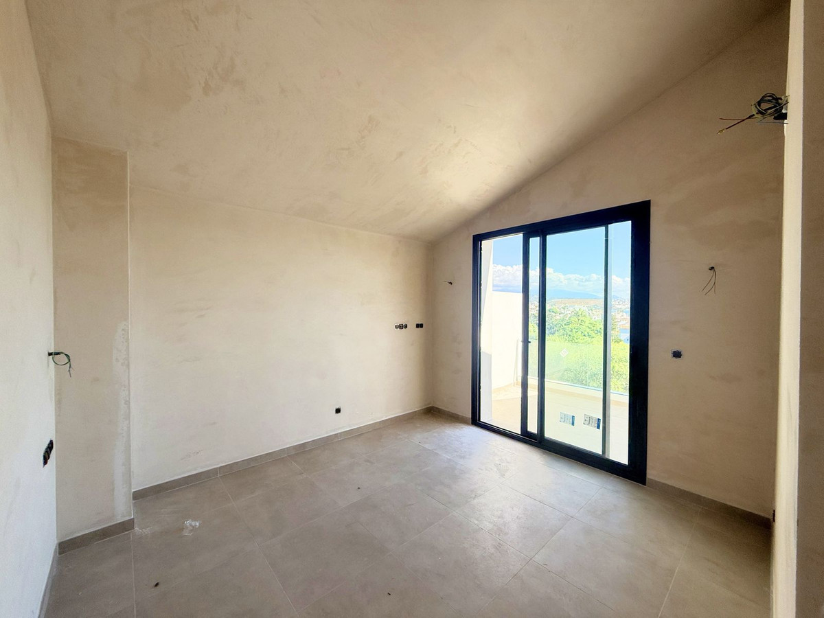 2 Bedroom Villa for Sale in Estepona — view 14