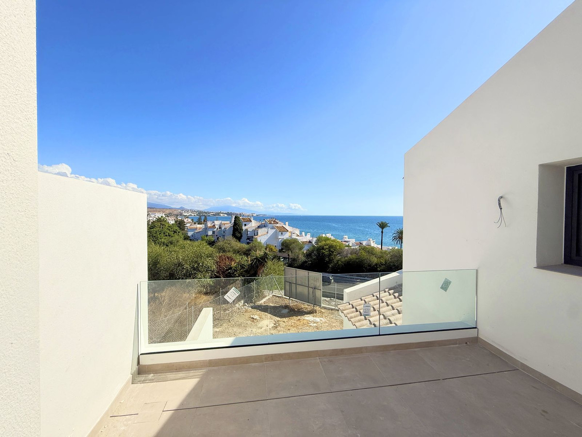 2 Bedroom Villa for Sale in Estepona — 3