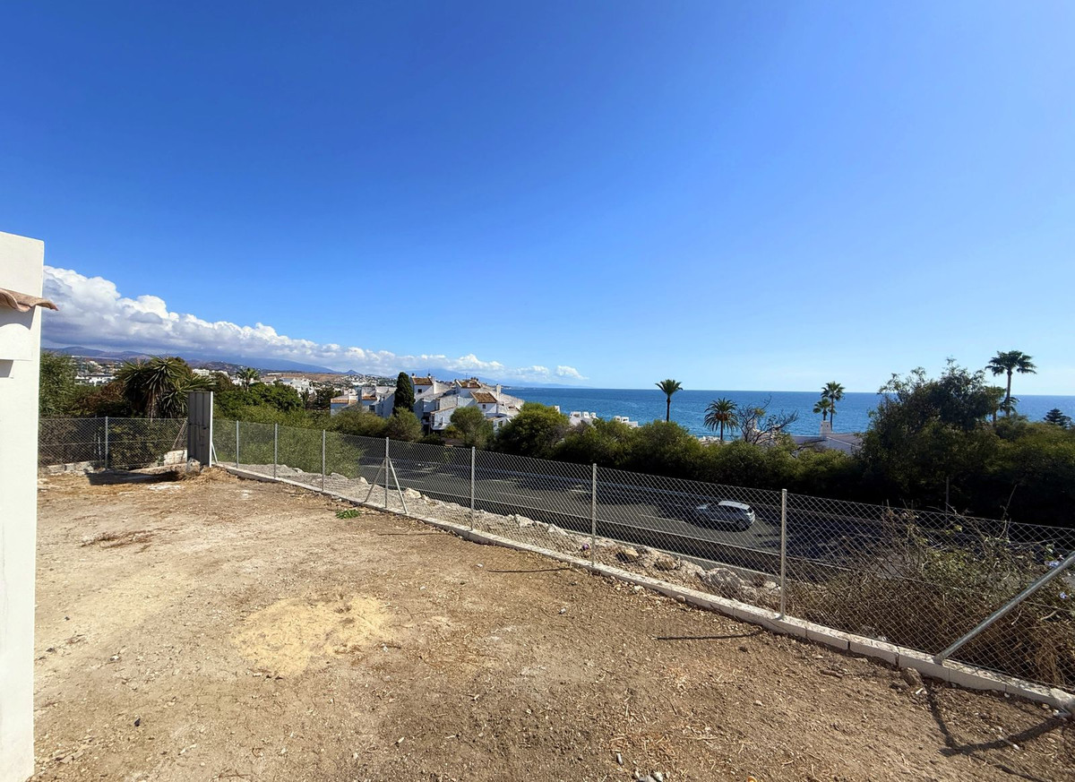 2 Bedroom Villa for Sale in Estepona — view 10