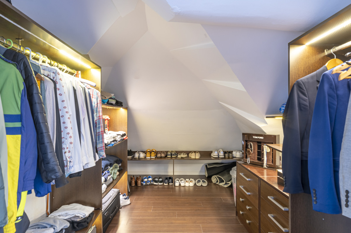 2 Bedroom Apartment for Sale in The Golden Mile — view 13