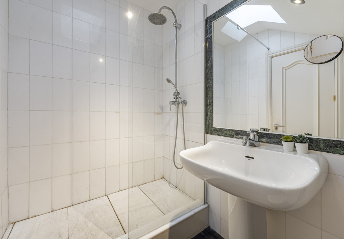 2 Bedroom Apartment for Sale in The Golden Mile — view 19