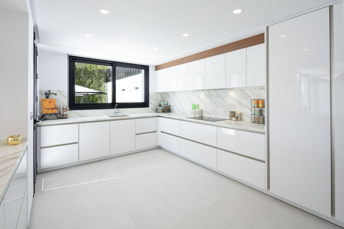 6 Bedroom Plot for Sale in New Golden Mile — 4