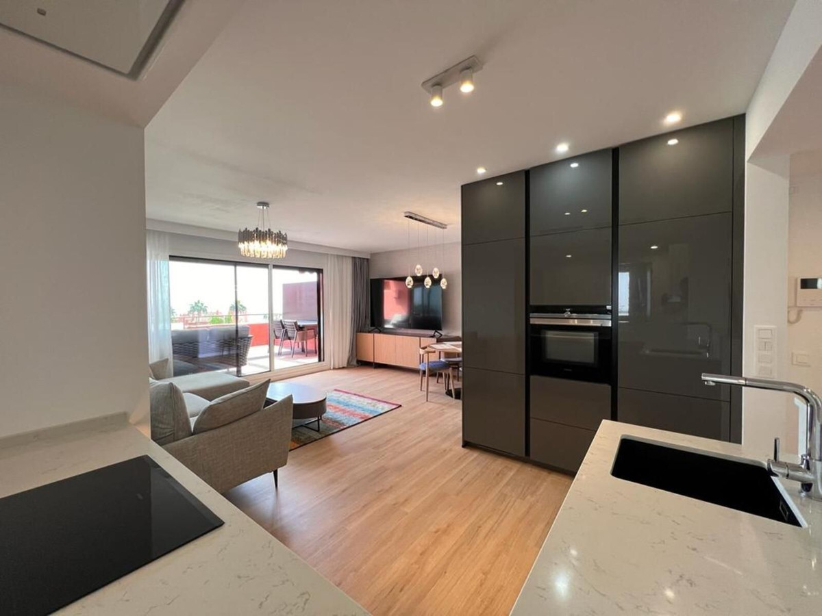 3 Bedroom Apartment for Sale in New Golden Mile