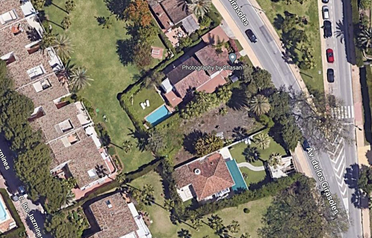 Plot for Sale in Nueva Andalucía