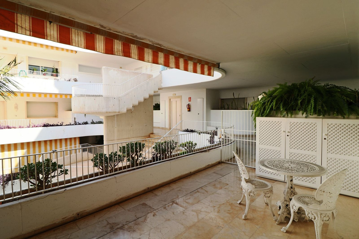 2 Bedroom Apartment for Sale in Marbella — 6