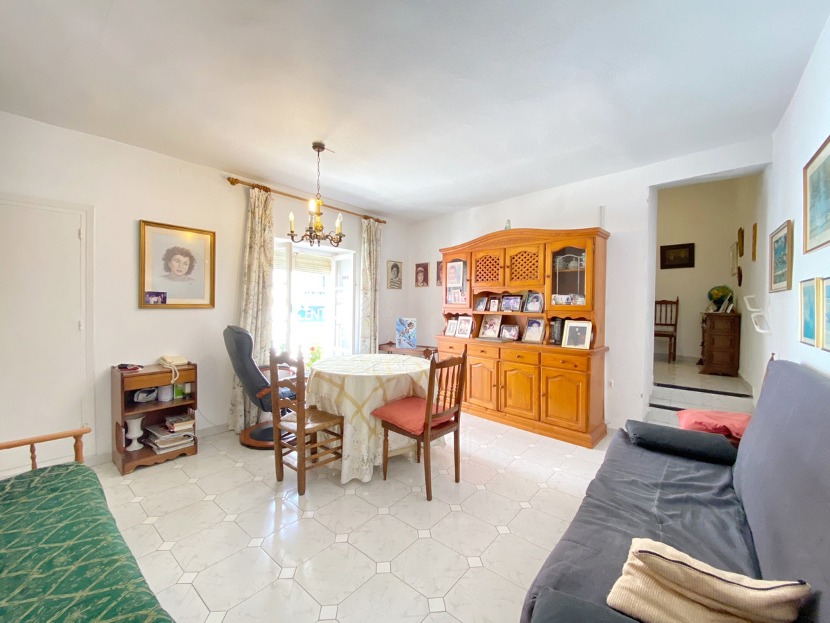 4 Bedroom Villa for Sale in Marbella — 3