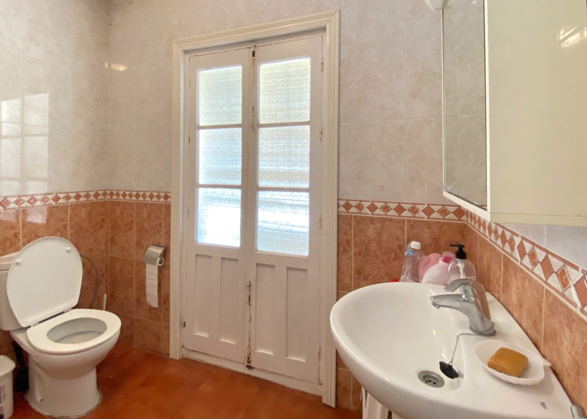4 Bedroom Villa for Sale in Marbella — 7