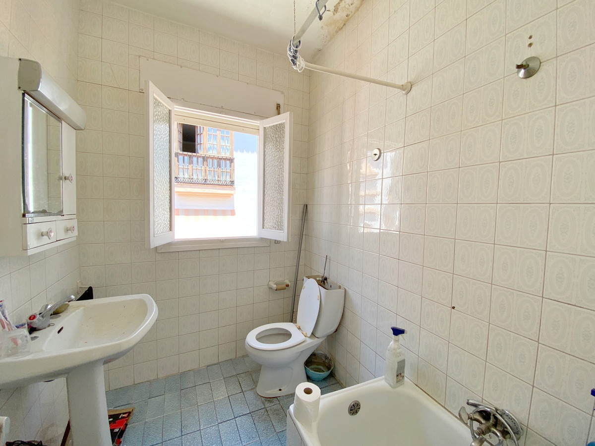 4 Bedroom Villa for Sale in Marbella — 8