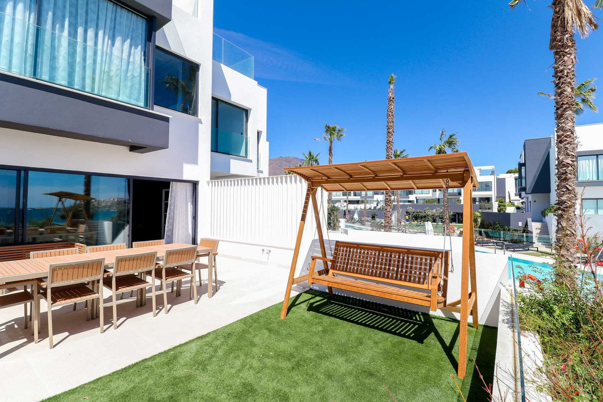 3 Bedroom Villa for Sale in Estepona