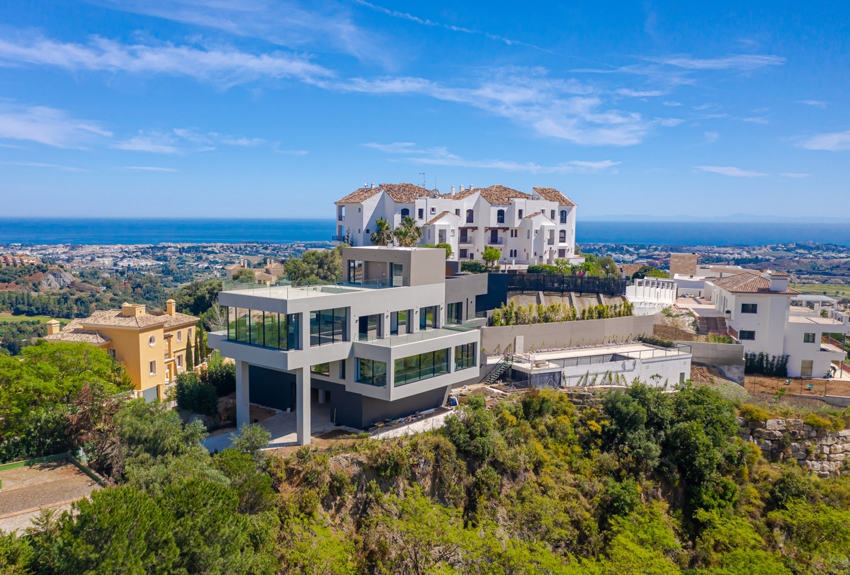 7 Bedroom Villa for Sale in Los Arqueros — 8