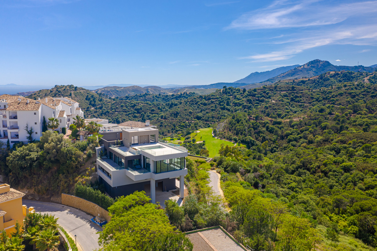 7 Bedroom Villa for Sale in Los Arqueros — 9