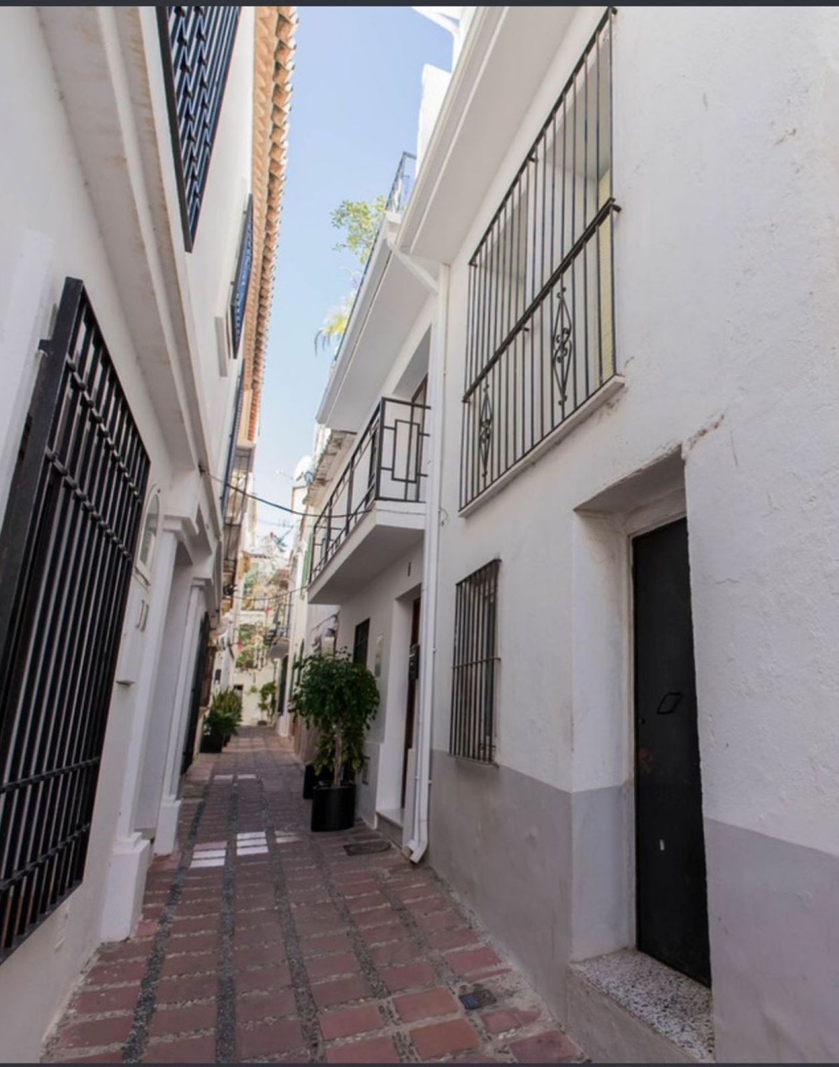 7 Bedroom Villa for Sale in Marbella — 3