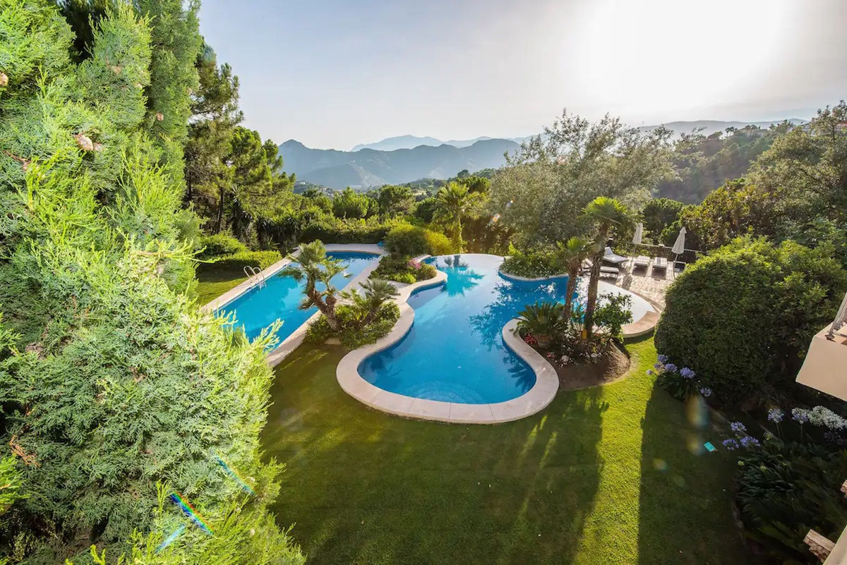 8 Bedroom Villa for Sale in La Zagaleta — 3