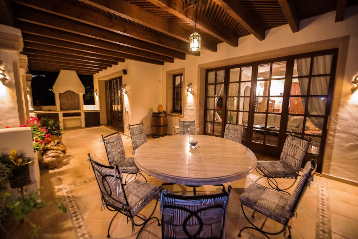 8 Bedroom Villa for Sale in La Zagaleta — view 10