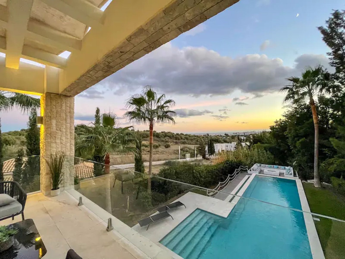 5 Bedroom Villa for Sale in Benahavís — 2