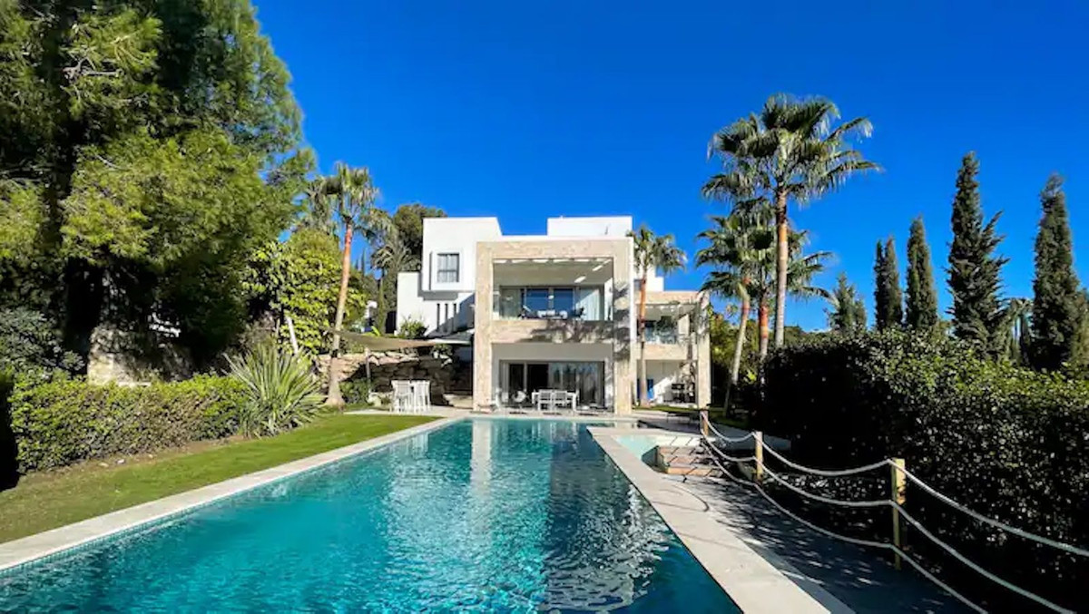 5 Bedroom Villa for Sale in Benahavís — 3