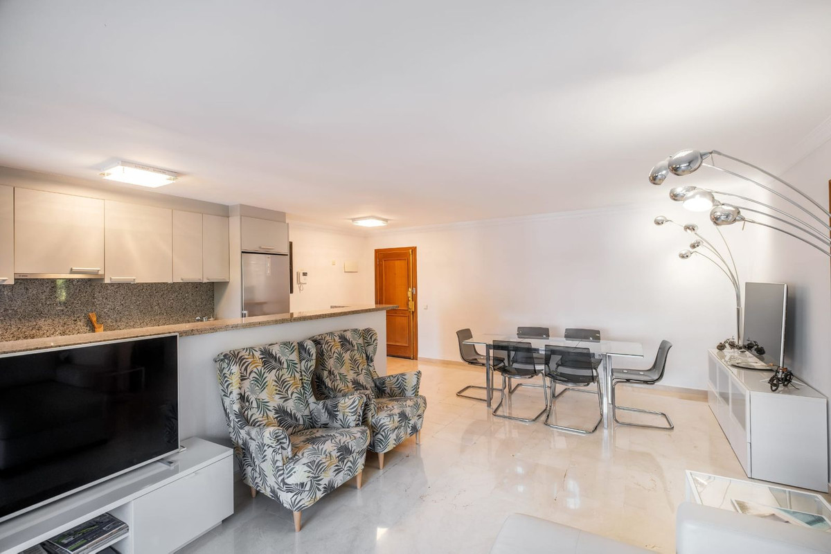 2 Bedroom Apartment for Sale in Nueva Andalucía — 2