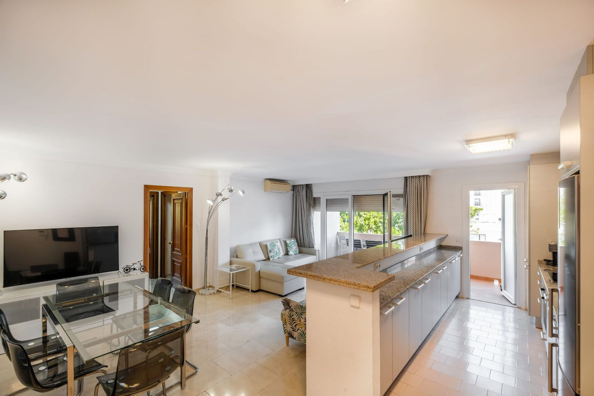 2 Bedroom Apartment for Sale in Nueva Andalucía — 4
